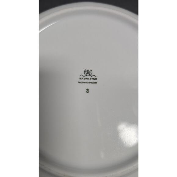 Vintage Wałbrzych Porcelain Bowl White Gold Trim Embossed Floral Poland 8.25" - Picture 8 of 8